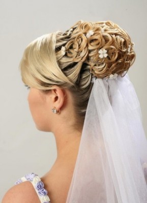 58885306_blonde2.jpg