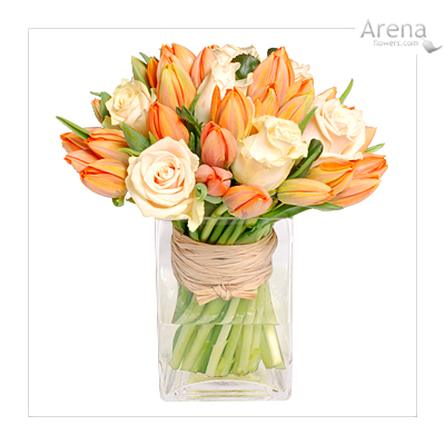 weddings-orange-tulips-peach-roses-table-decor-lg.jpg