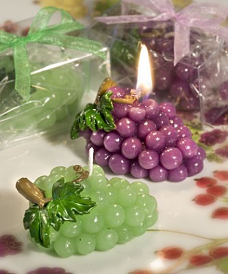grape-candle-wedding-favors_2432_r.gif.jpg