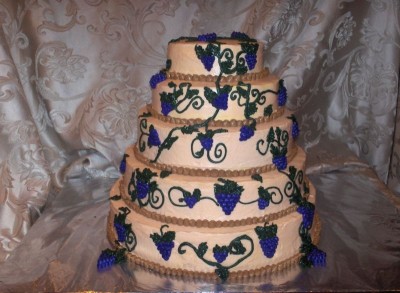 normal_Bugsy_and_grape_cake_007.jpg