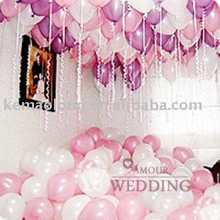 Latex_balloons_as_decorating_for_wedding.jpg