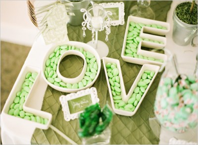 1260465629_green_wedding_ideas1.jpg