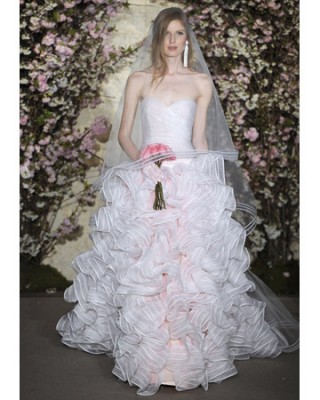 colorful-oscar-de-la-renta-wedding-dress-2012.jpg